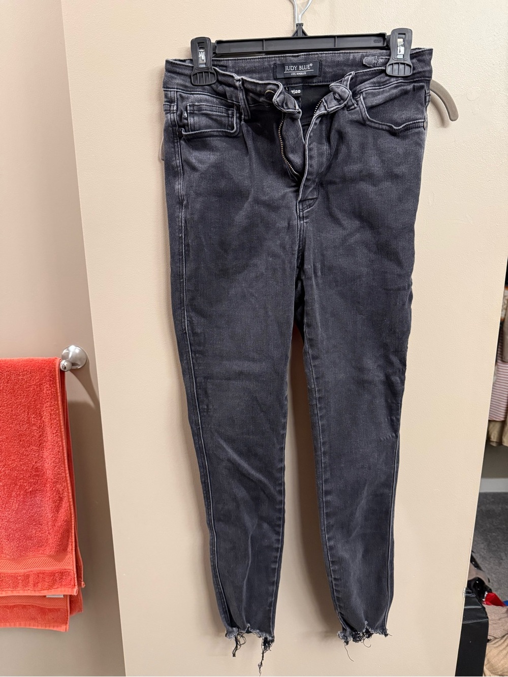 Judy Blue Women’s Charcoal Black Skinny Jeans with Raw Hem